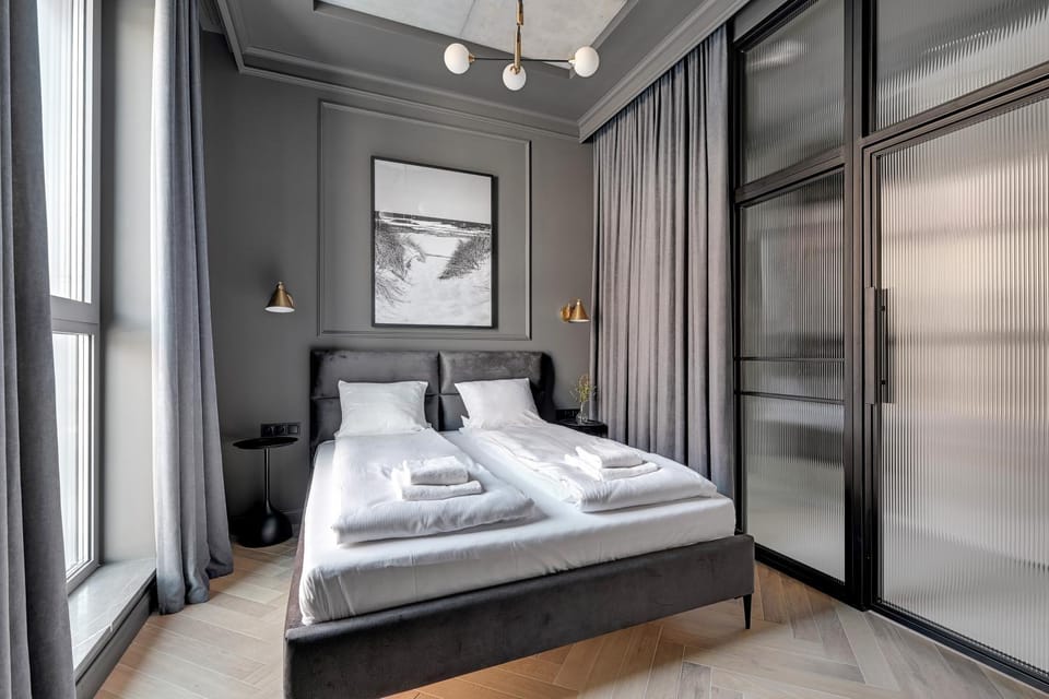 Bed, Photo of the whole room, Bedroom, towels