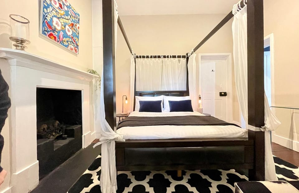 Warders Cottage: Iconic Cottage in the Heart of Freo House in Perth