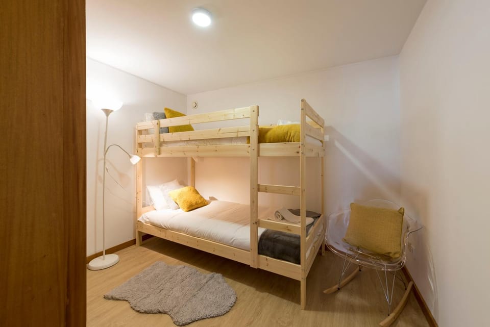 LovelyStay - The Porto Getaway Duplex - Free Parking Apartment in Porto