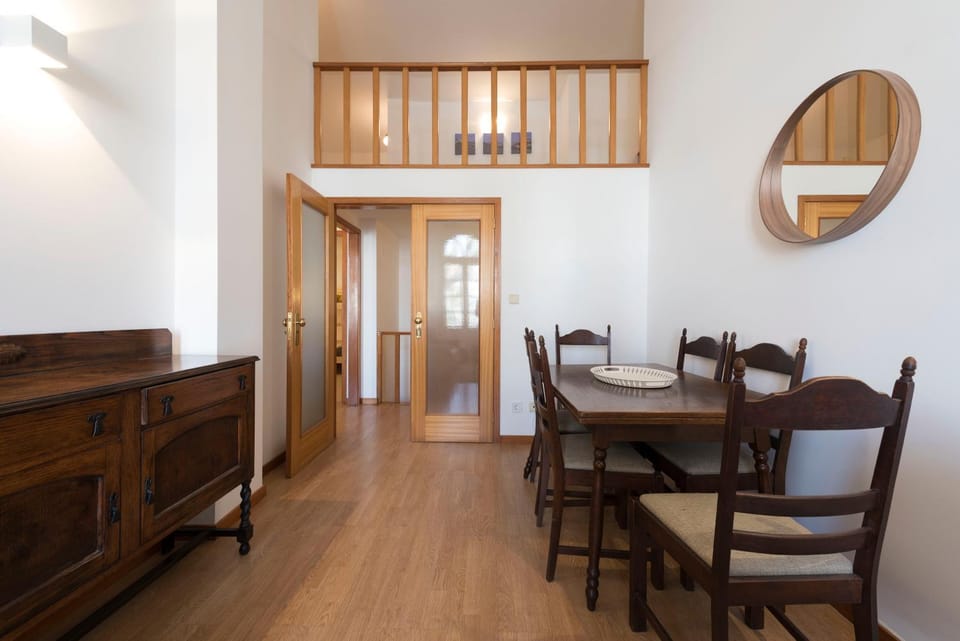 LovelyStay - The Porto Getaway Duplex - Free Parking Apartment in Porto