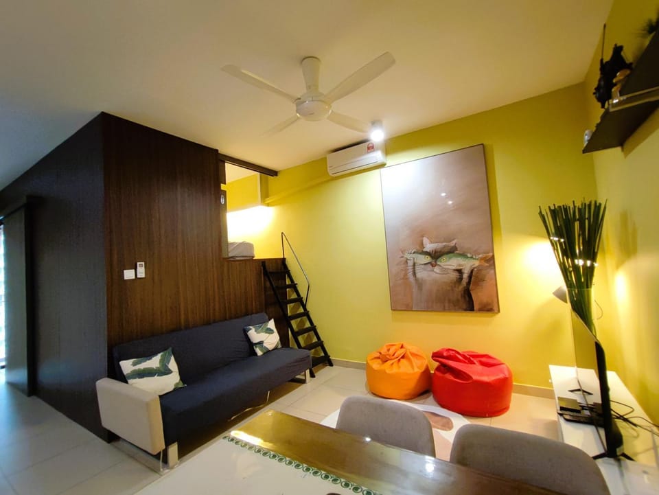 TV and multimedia, Living room, Seating area, air conditioner