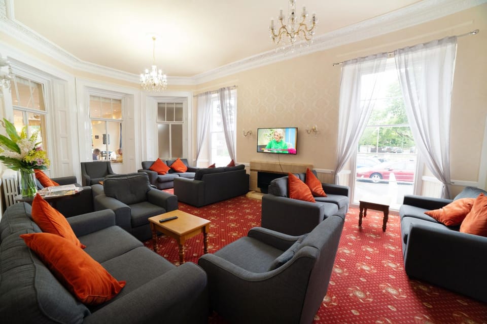 Communal lounge/ TV room, TV and multimedia, Lounge or bar, Seating area