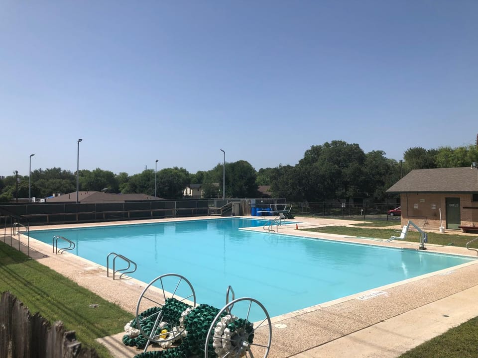 CYC Eclectic Escape House in Leon Valley