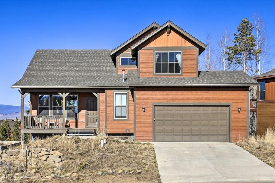 Ski-In/Out Granby Home w/ Gas Grill & Fire Pit! House in Granby
