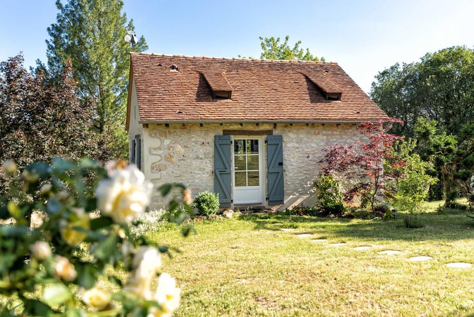 Facade/entrance, Garden