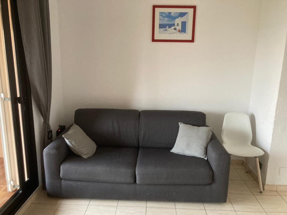 Appartement 2 chambres avec piscine face à la mer à La Coudouliere Apartment in Six-Fours-les-Plages