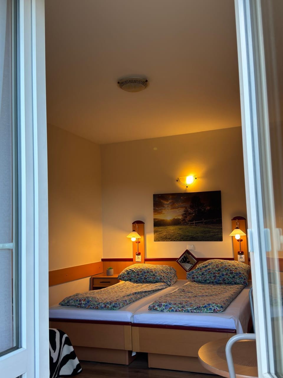 Bed, Photo of the whole room