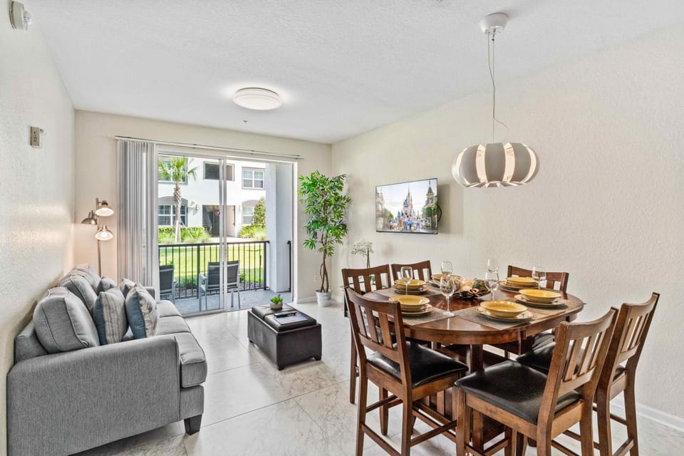 First floor Vista Cay Condo wFREE Resort Access Apartment in Orlando