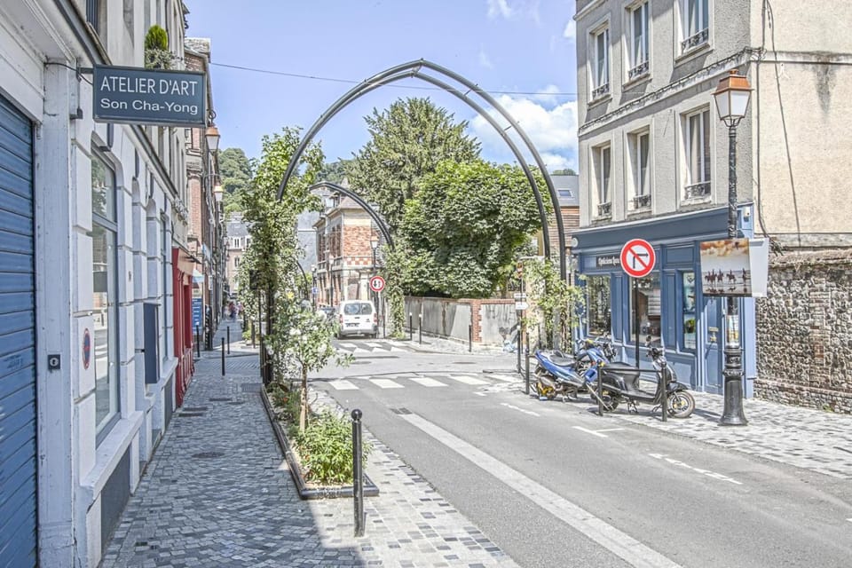 Neighbourhood, City view