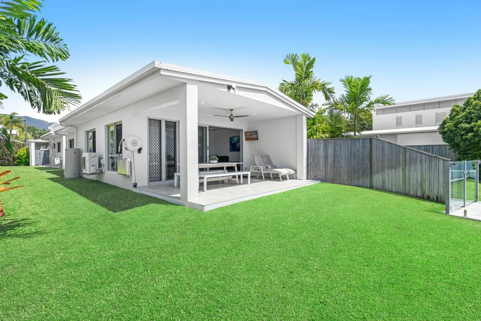 Blue Lagoon Villa B Apartment in Cairns