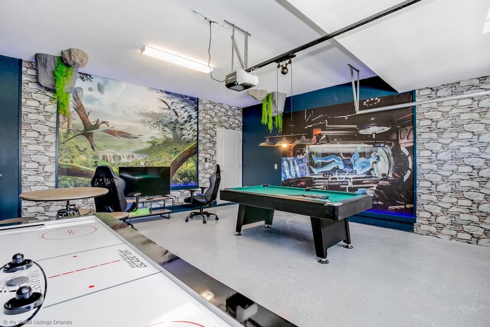 Contemporary Home w Private Pool& Spa House in Four Corners