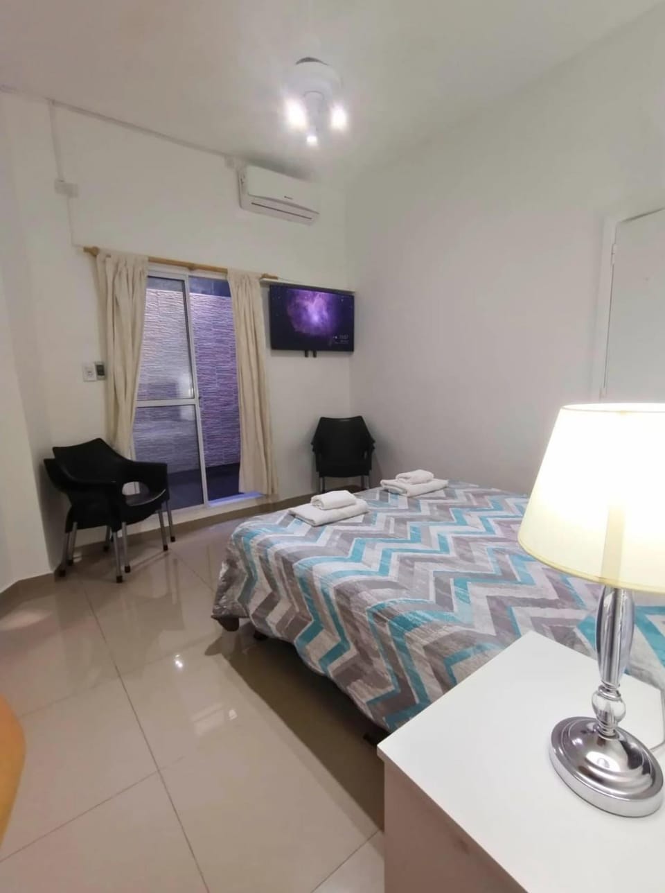Bed, TV and multimedia, towels, air conditioner