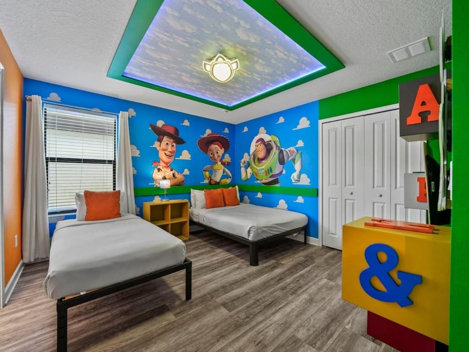 Private PoolSpa GameRoom near WDW Sleeps 25 House in Kissimmee