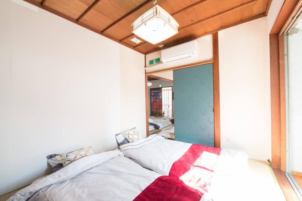 90平米1フロア貸切コンドミニアム最大定員9名様 前島ハウス House in Naha