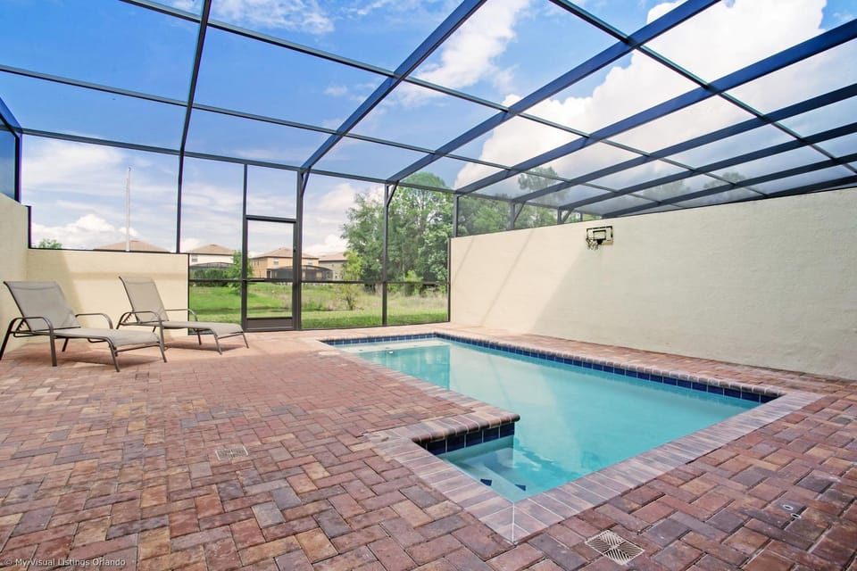 Beautiful Townhome wPrivate Pool 7 mi to Disney House in Four Corners
