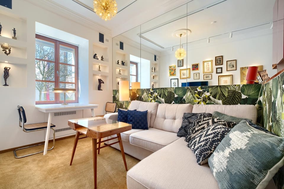 Living room, Seating area