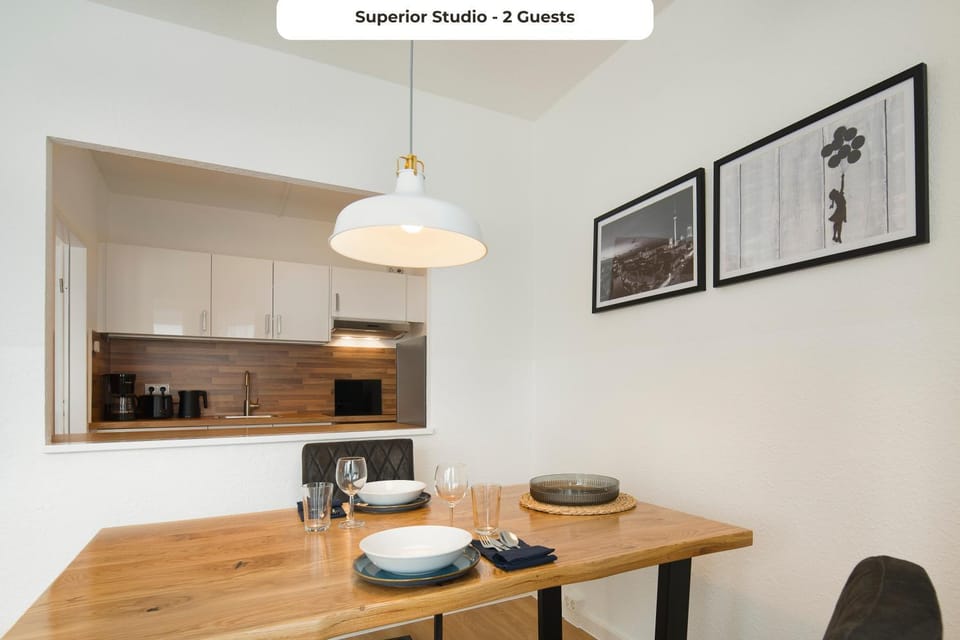 Dining area, kitchen