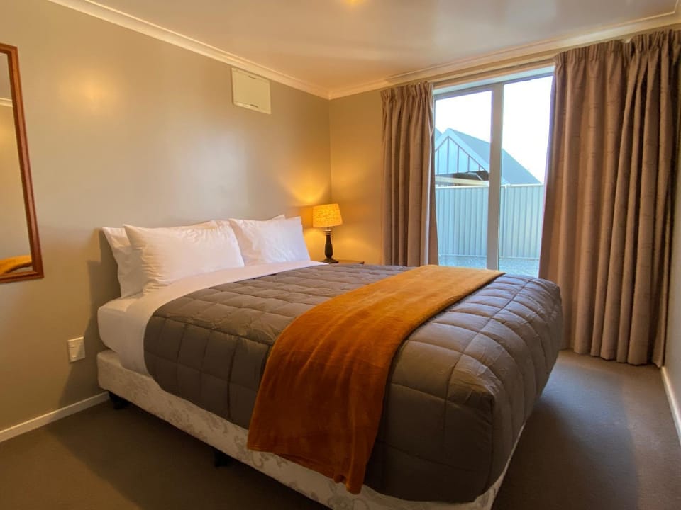 Family Apartment with Mountain Views Apartment in Twizel
