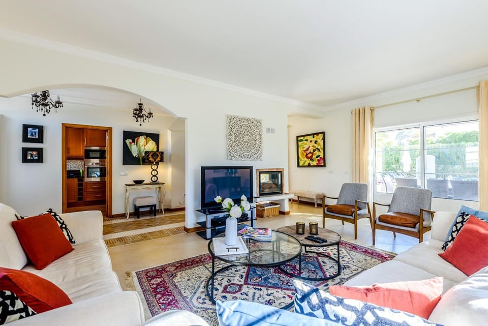 Communal lounge/ TV room, Living room