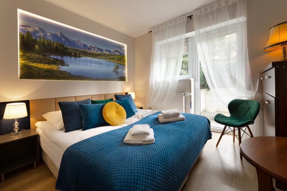 APARTAMENTY VILLA PIGMALION - sauna, jacuzzi, parking, ogród Bed and Breakfast in Lower Silesian Voivodeship