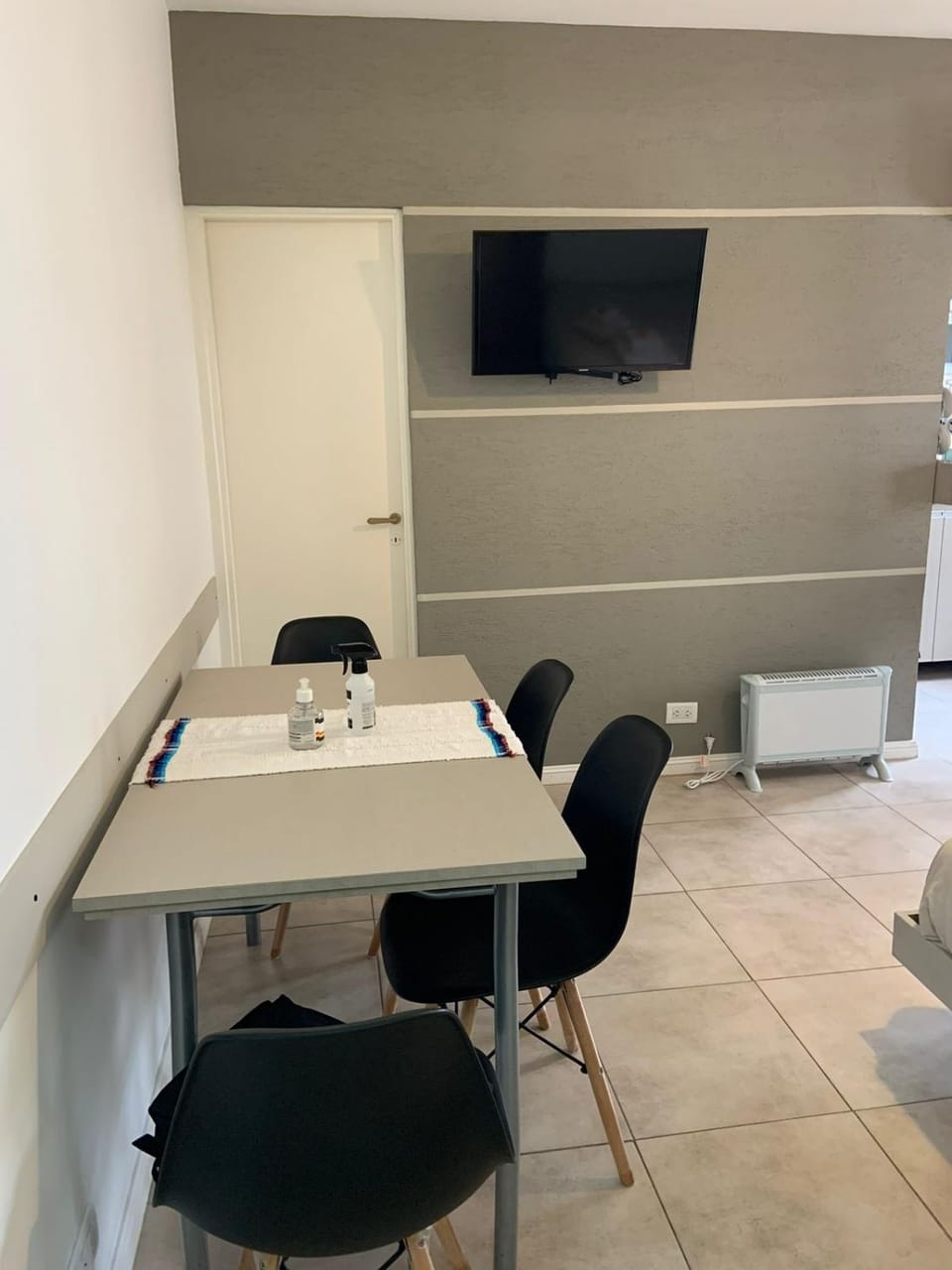 Seating area, Dining area