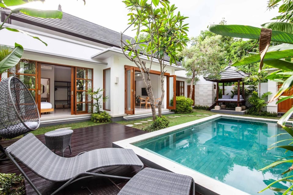 Property building, Swimming pool