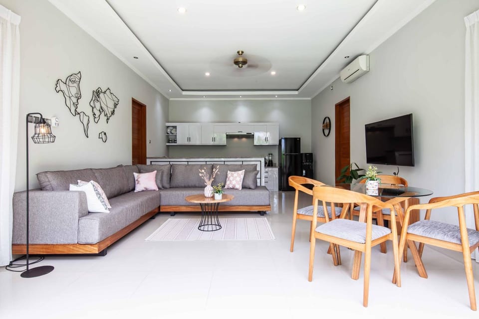 Living room, Seating area, Dining area