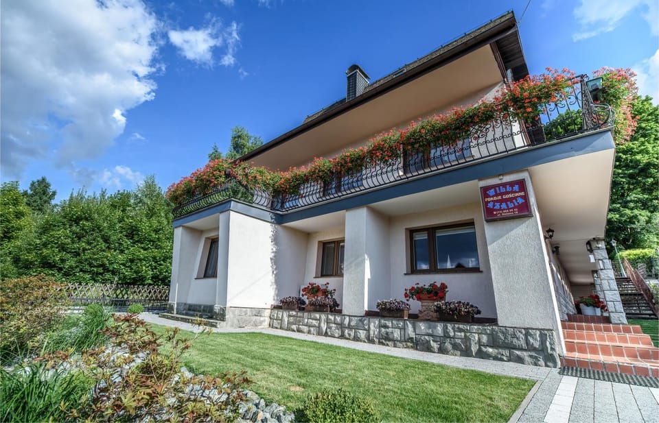 Property building, Facade/entrance, Spring, Day, Summer, Garden, View (from property/room), Garden view