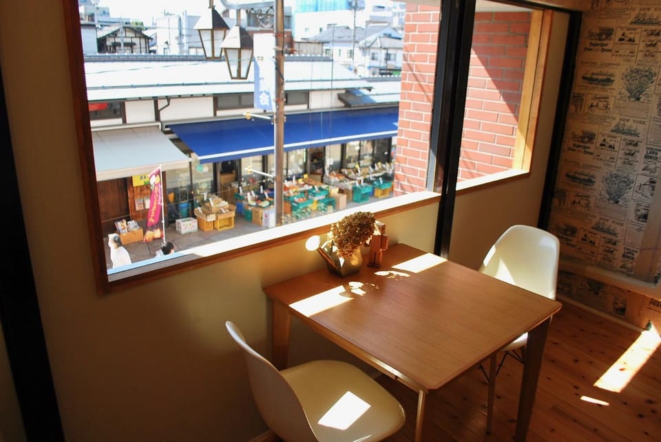 View (from property/room), Lounge or bar, Dining area, City view