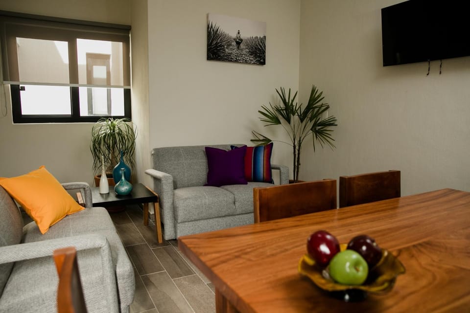 Communal lounge/ TV room, TV and multimedia, Living room, Seating area
