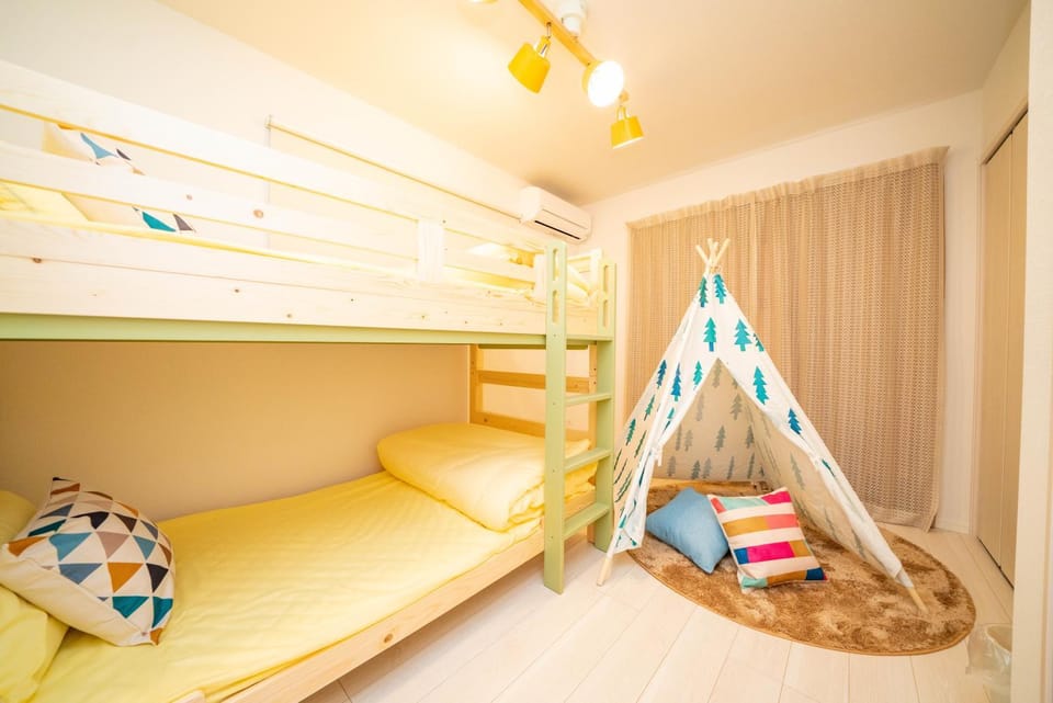 Photo of the whole room, bunk bed