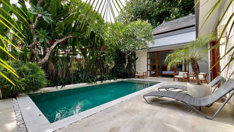 Property building, Swimming pool