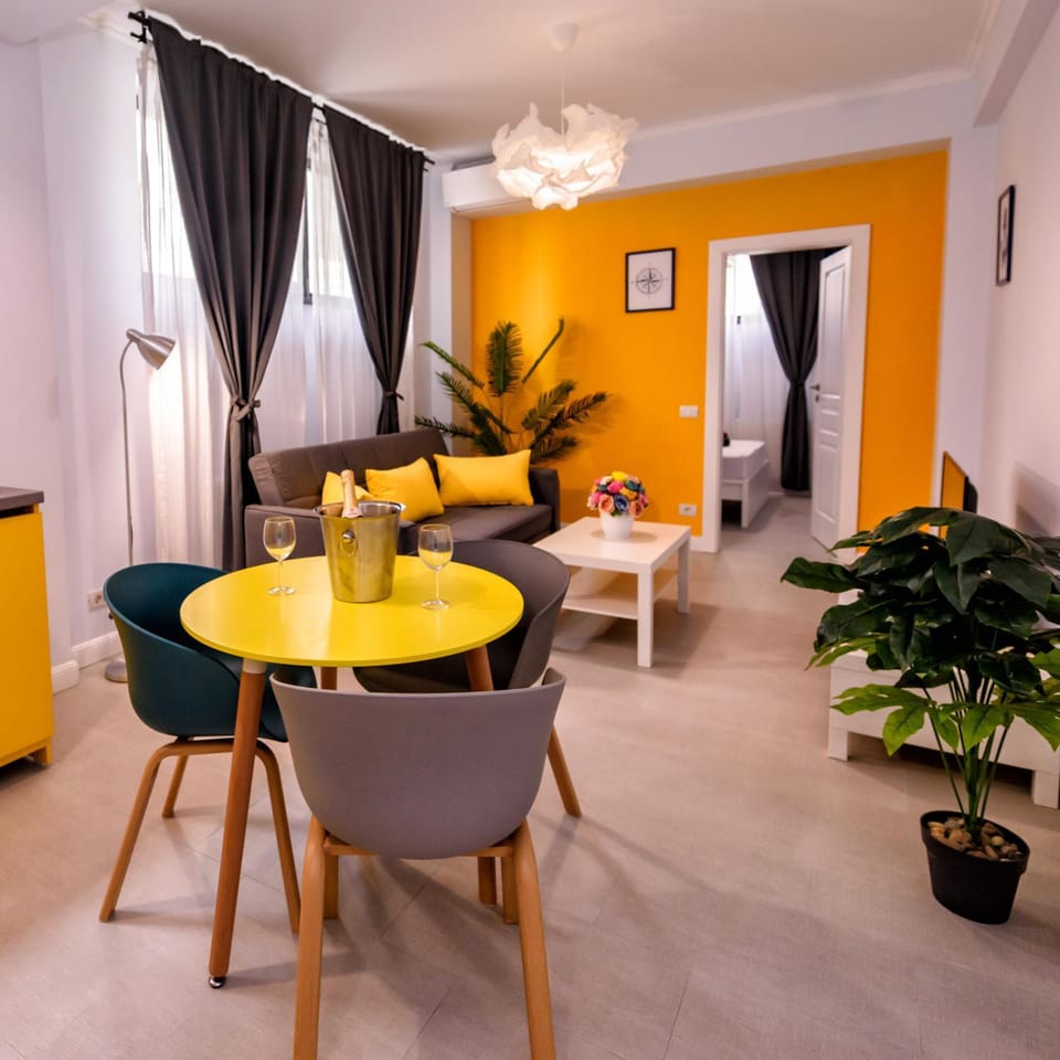 Living room, Seating area, Dining area
