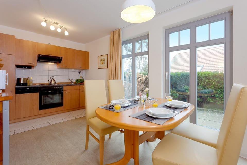 Kitchen or kitchenette, kitchen