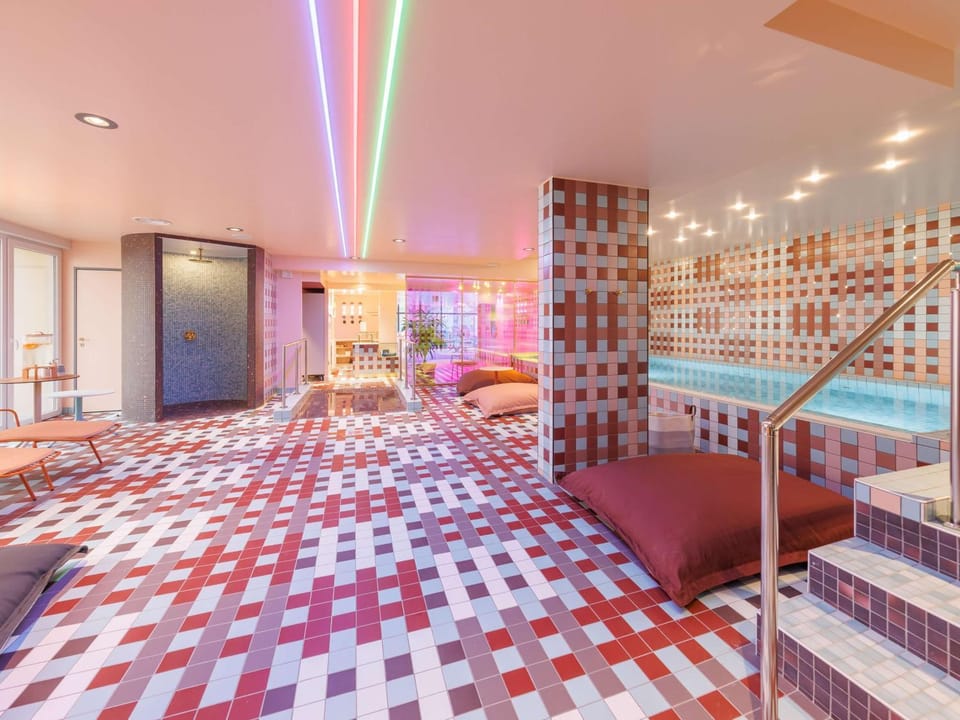 Spa and wellness centre/facilities, Swimming pool