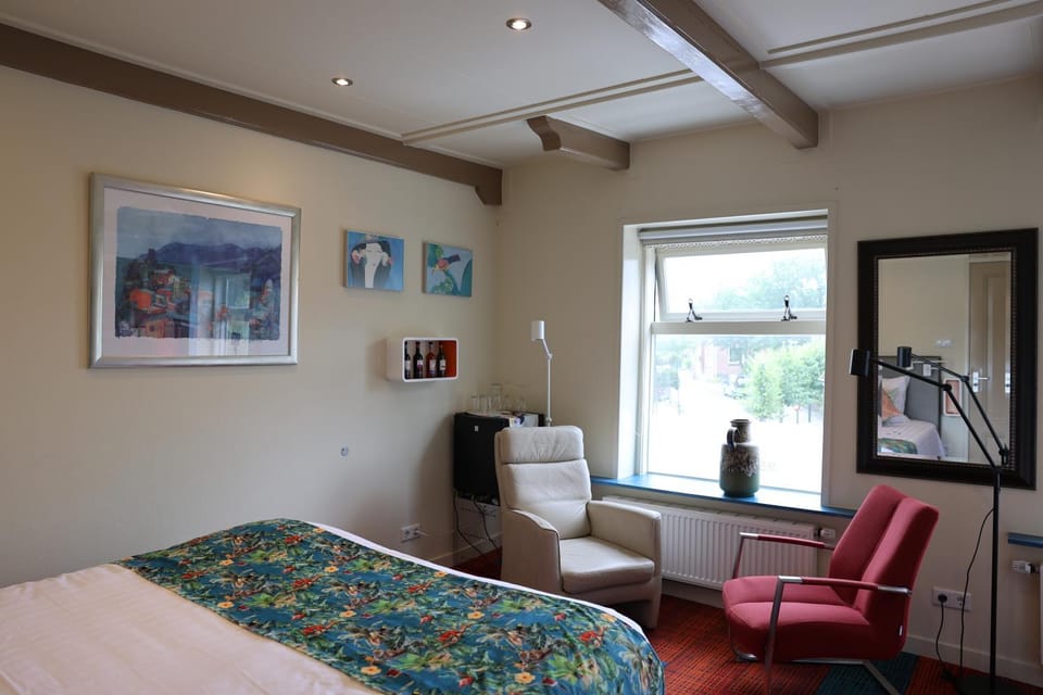 Seating area, Bedroom