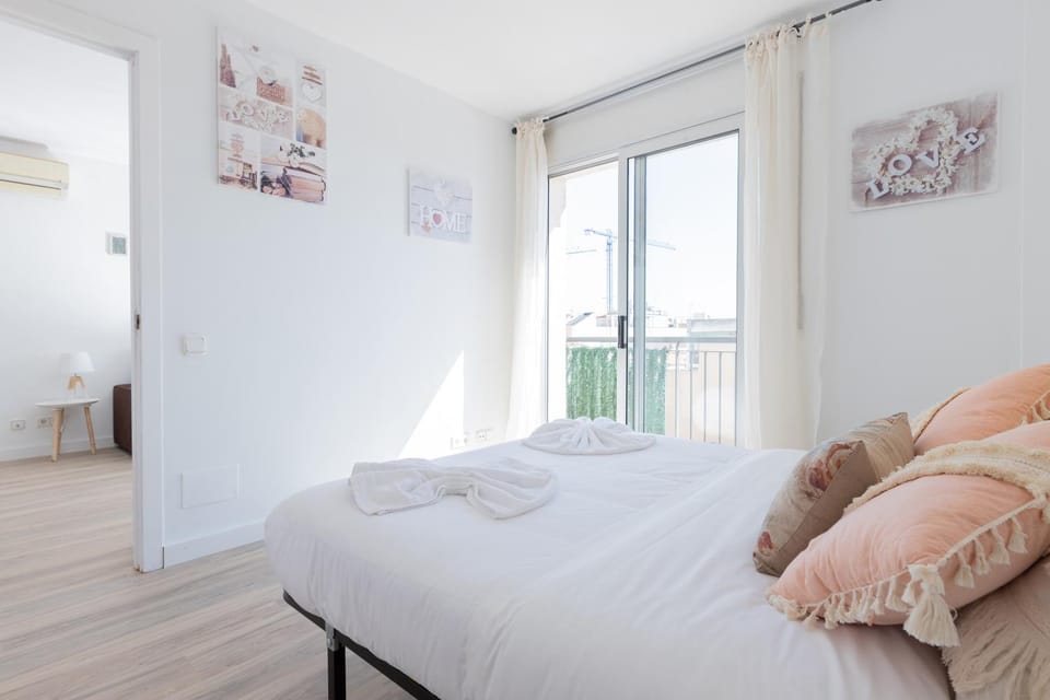 Bed, Photo of the whole room