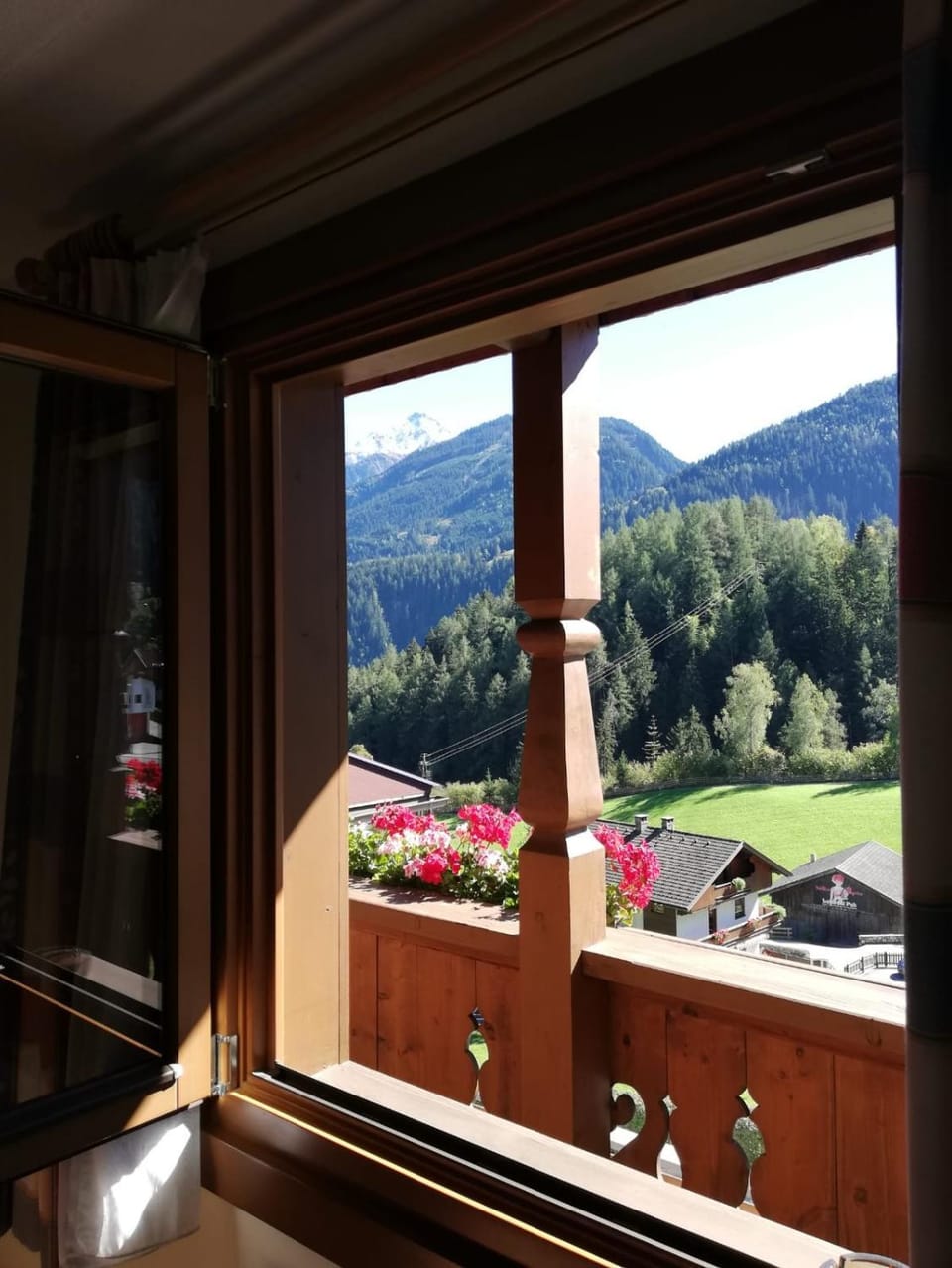 Balcony/Terrace, Mountain view