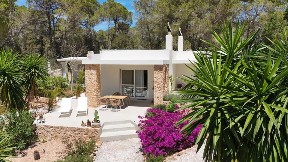 Boutique Hotel CASA CARACOL - Apartments in Strandnähe, Salzwasserpool, Fotovoltaik, Adults Only Apartment in Ibiza