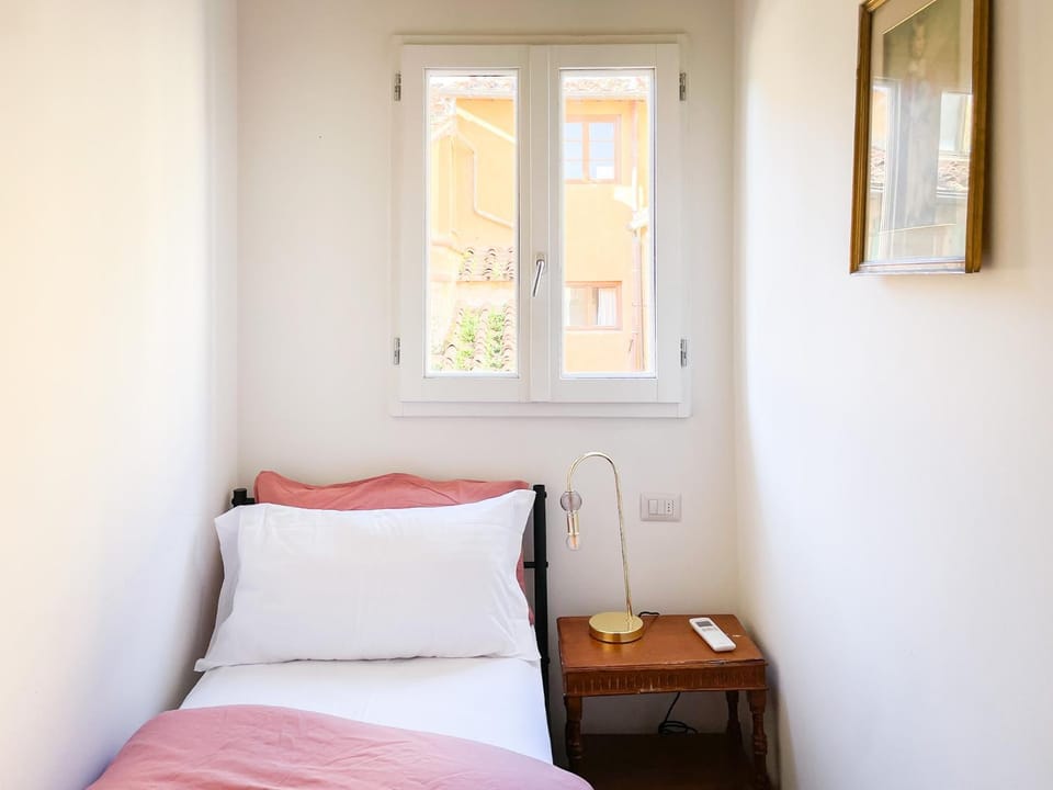 Spacious apartment by Duomo Apartment in Florence