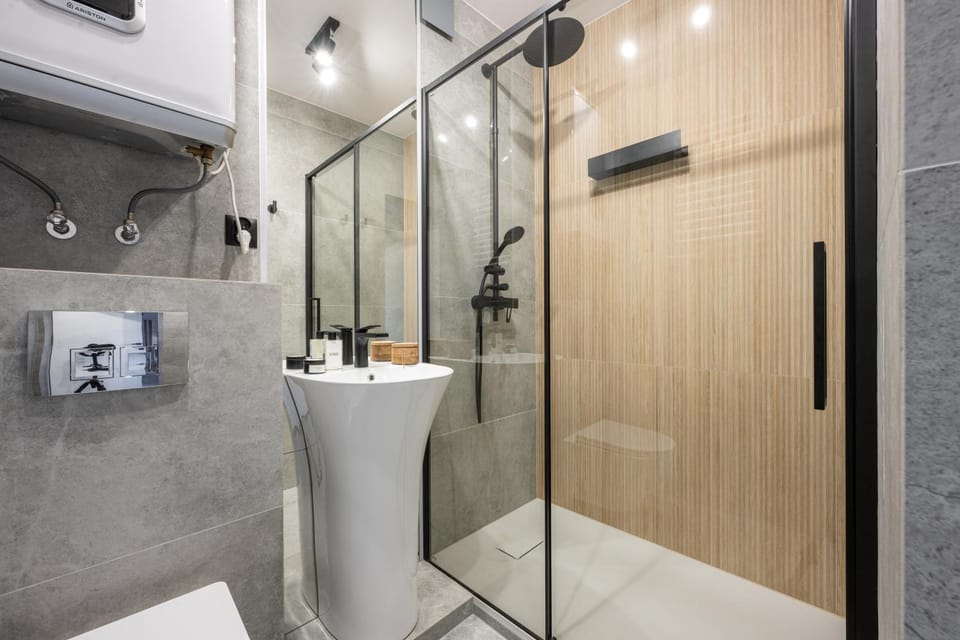 Shower, Bathroom, towels