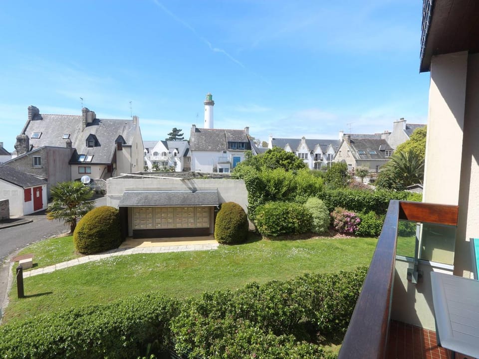 Appartement T2 à Bénodet, refait à neuf, balcon, plage à pied, parking, classé 2 étoiles - FR-1-481-64 Apartment in Bénodet