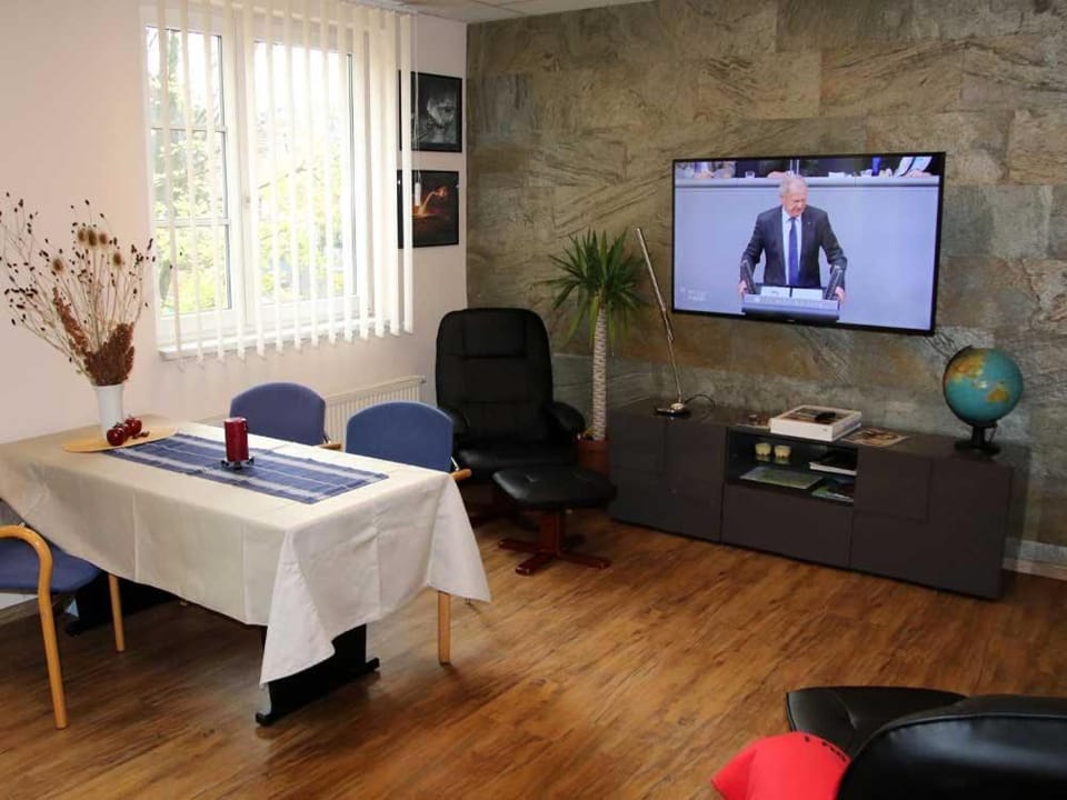 TV and multimedia, Photo of the whole room