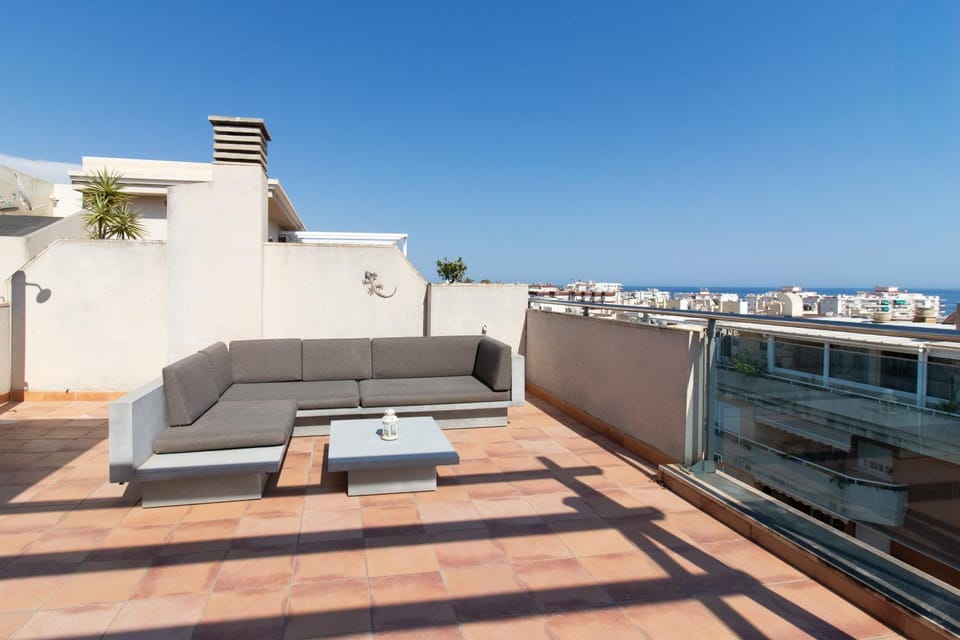 View (from property/room), Balcony/Terrace, Seating area, Sea view
