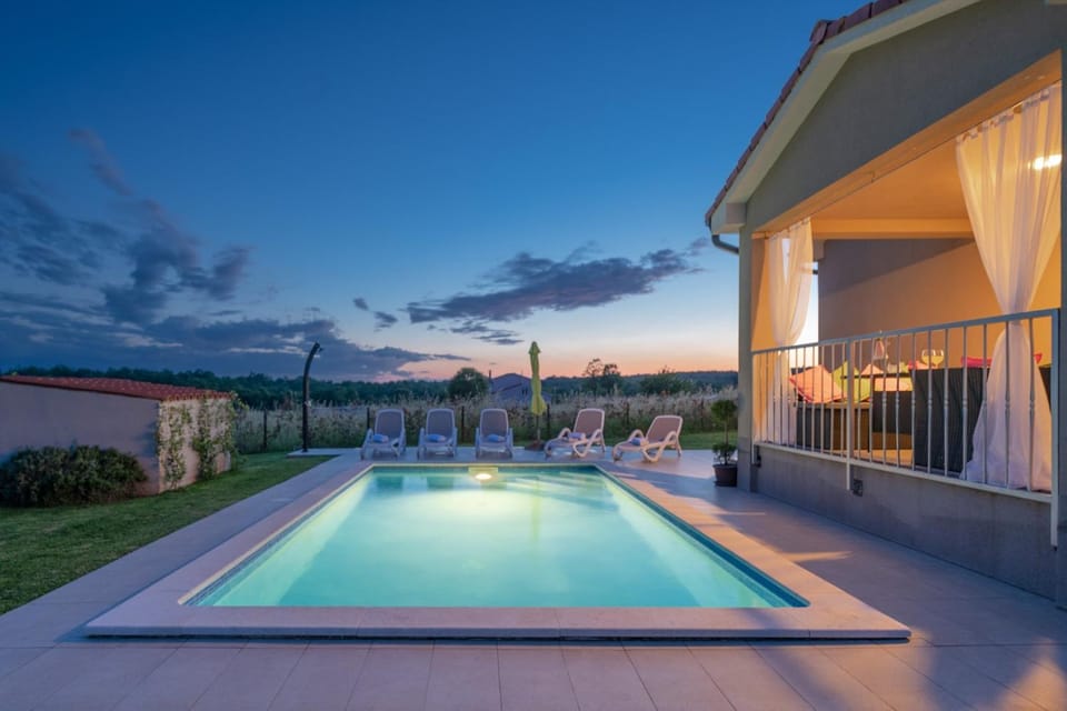 Garden, Swimming pool