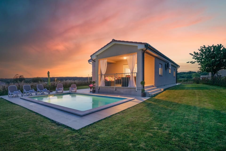Garden, Swimming pool