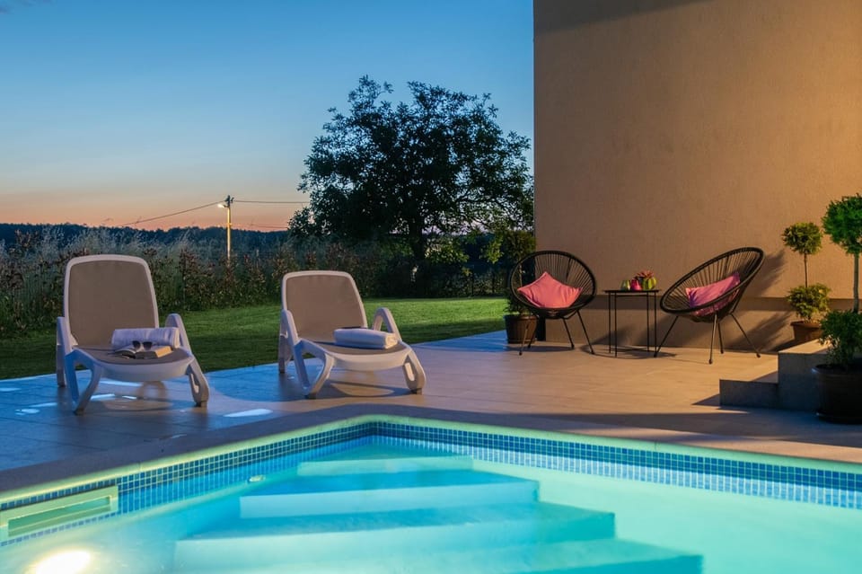 Garden, Swimming pool