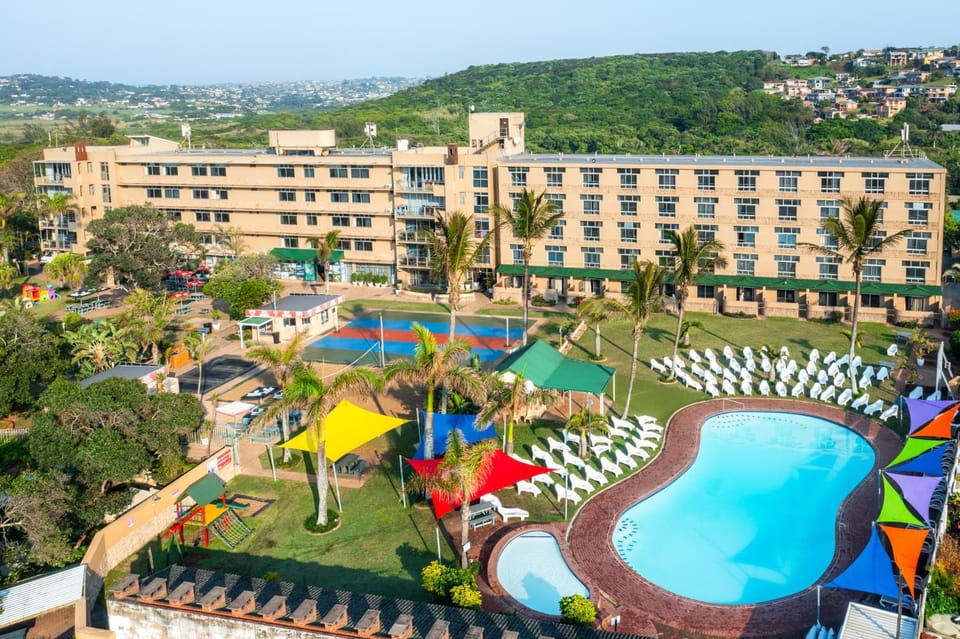 Property building, Pool view, Swimming pool, sunbed
