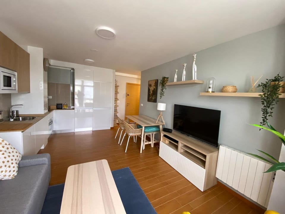 Communal lounge/ TV room, Seating area, Dining area