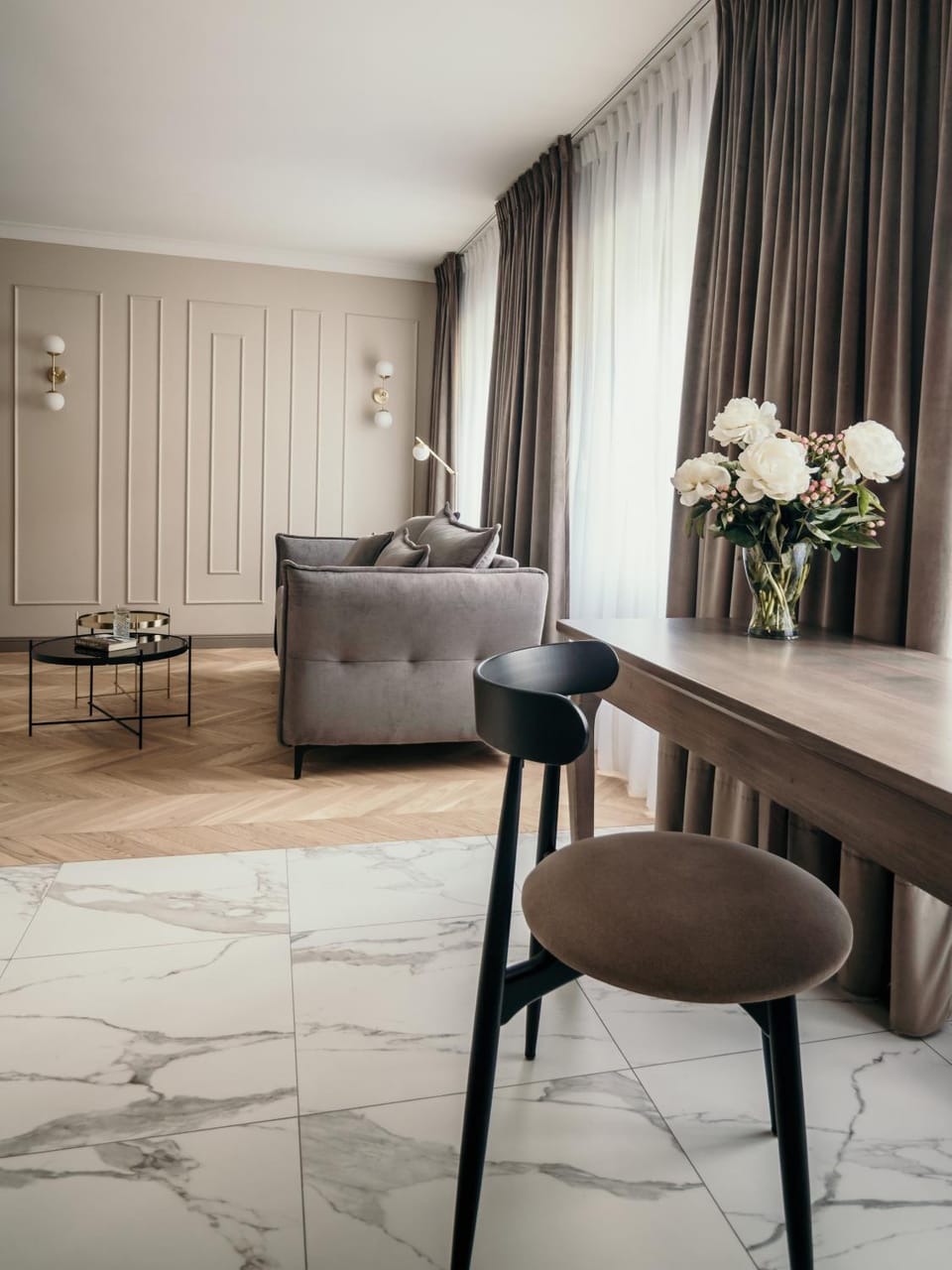 Living room, Seating area